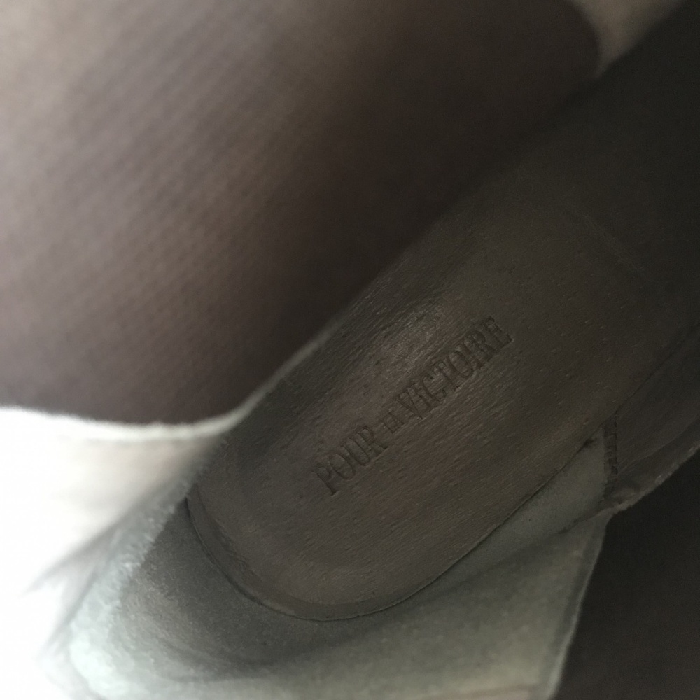 BLOWOUT SALE Pour La Victoire gray suede booties - Picture 4 of 8